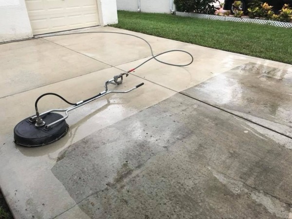 Driveway Cleaning Service in West Palm Beach, FL (1)