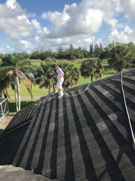 Roof Washing Service in Wellington, FL (1)